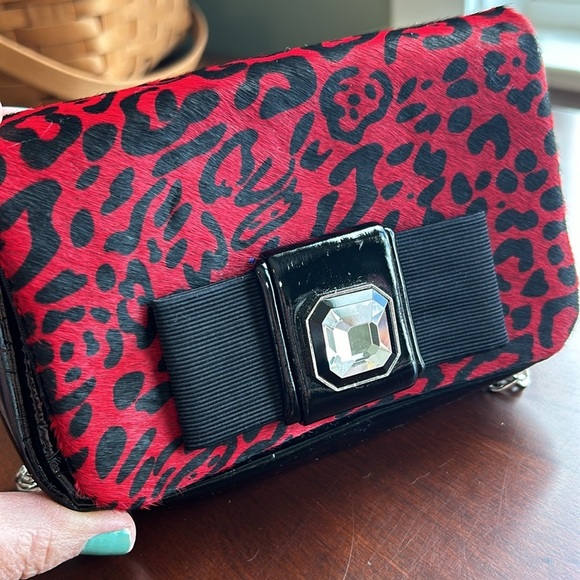 White House Black Market evening bag red and black long shoulder chain NWT - Picture 3 of 13